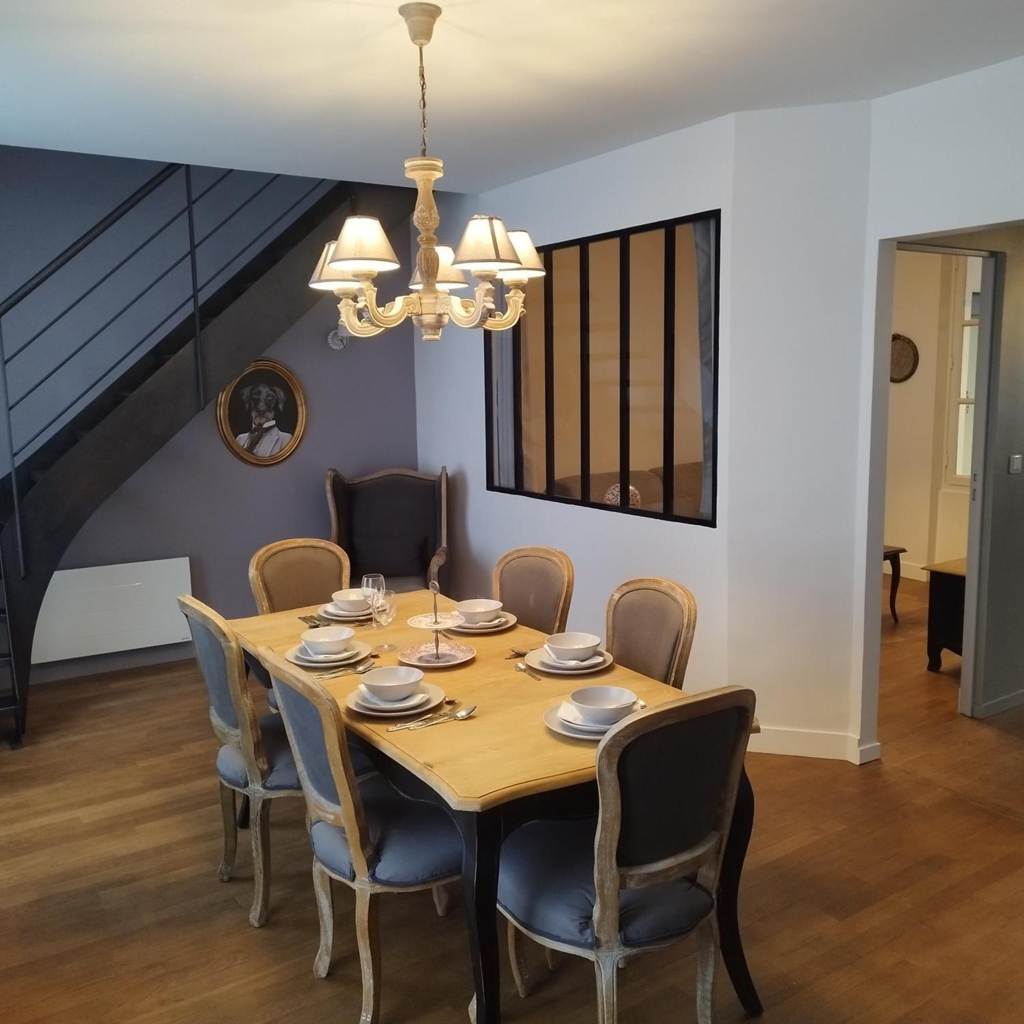 Spacieux Duplex En Plein Centre-ville De Apartment *